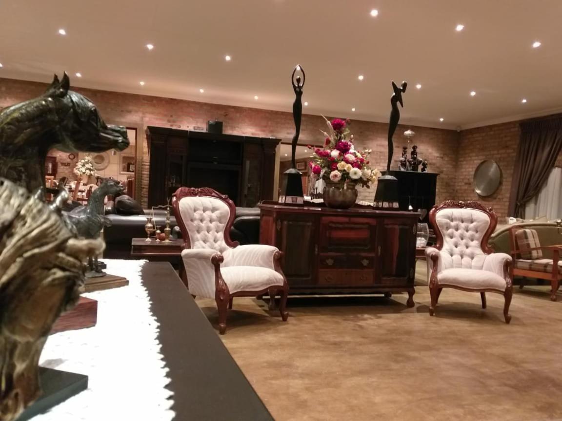 Maretlwane Guesthouse Buffelspoort Ngoại thất bức ảnh