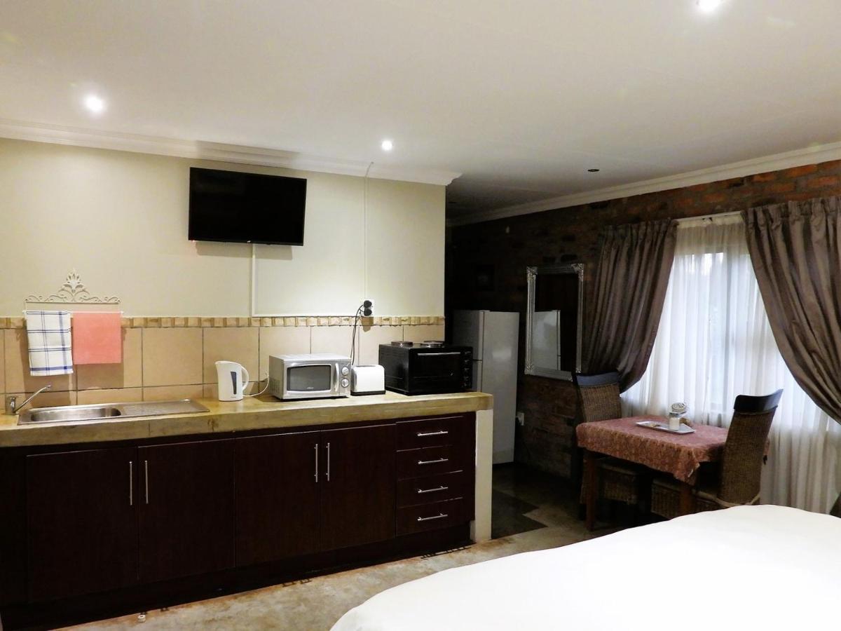 Maretlwane Guesthouse Buffelspoort Ngoại thất bức ảnh