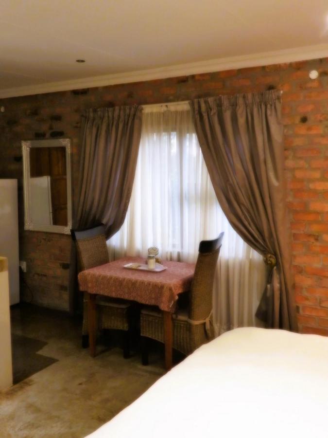 Maretlwane Guesthouse Buffelspoort Ngoại thất bức ảnh