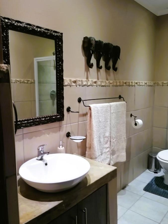Maretlwane Guesthouse Buffelspoort Ngoại thất bức ảnh